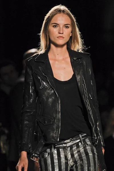 Look 22
